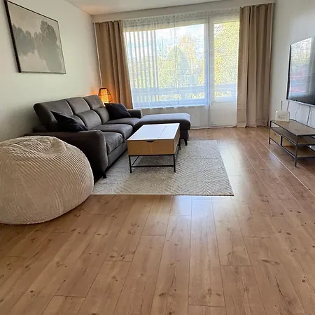 Valoisa Ja Tilava 80 Neliön Asunto Karkkilassa *